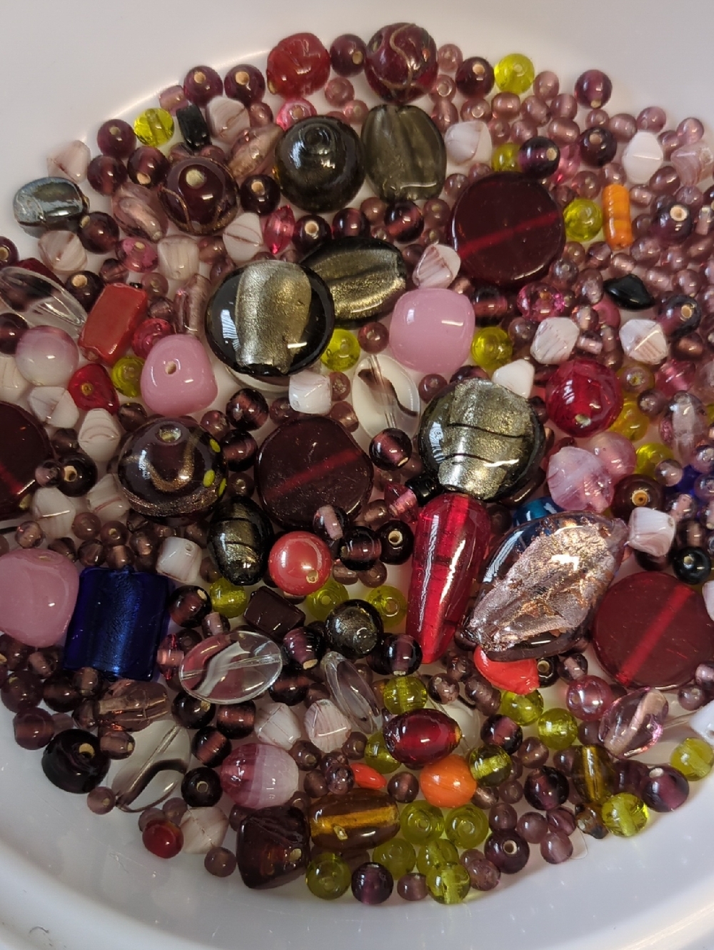🎂Q9 Stunning Mix of Glass and Lampwork Beads 295g
